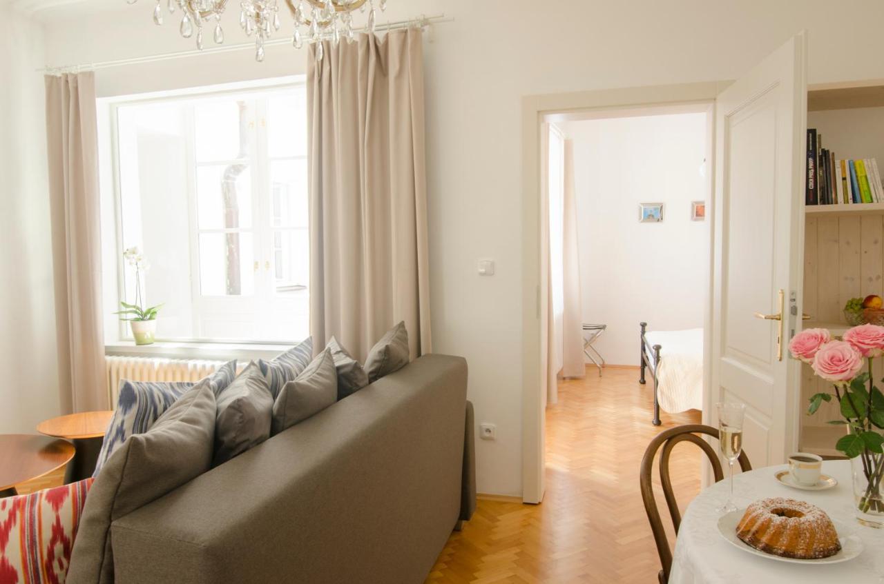 Wishlist Residences - Charles Bridge Karlova Praha