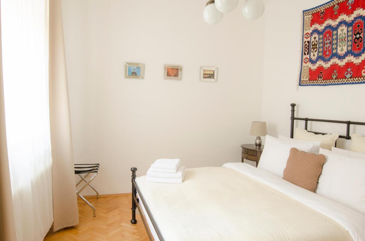 Wishlist Residences - Charles Bridge Karlova Apartmán